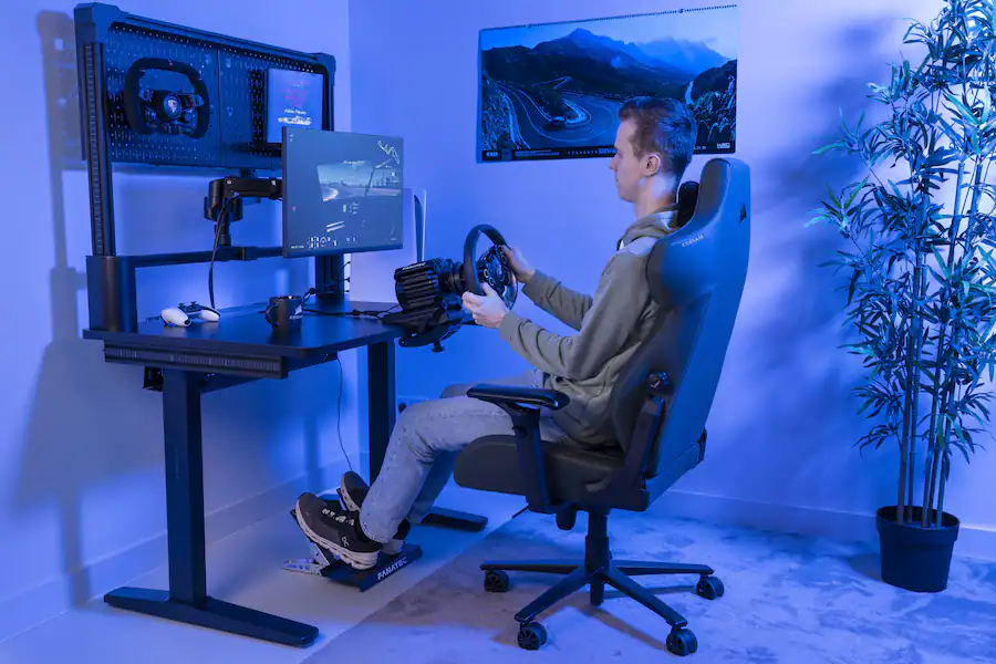 Fanatec Gran Turismo Pro 5Nm Direct Drive Force Feedback Sim Racing Bundle with Wheel, Pedals & Clamp for PC and PlayStation, Black — Black