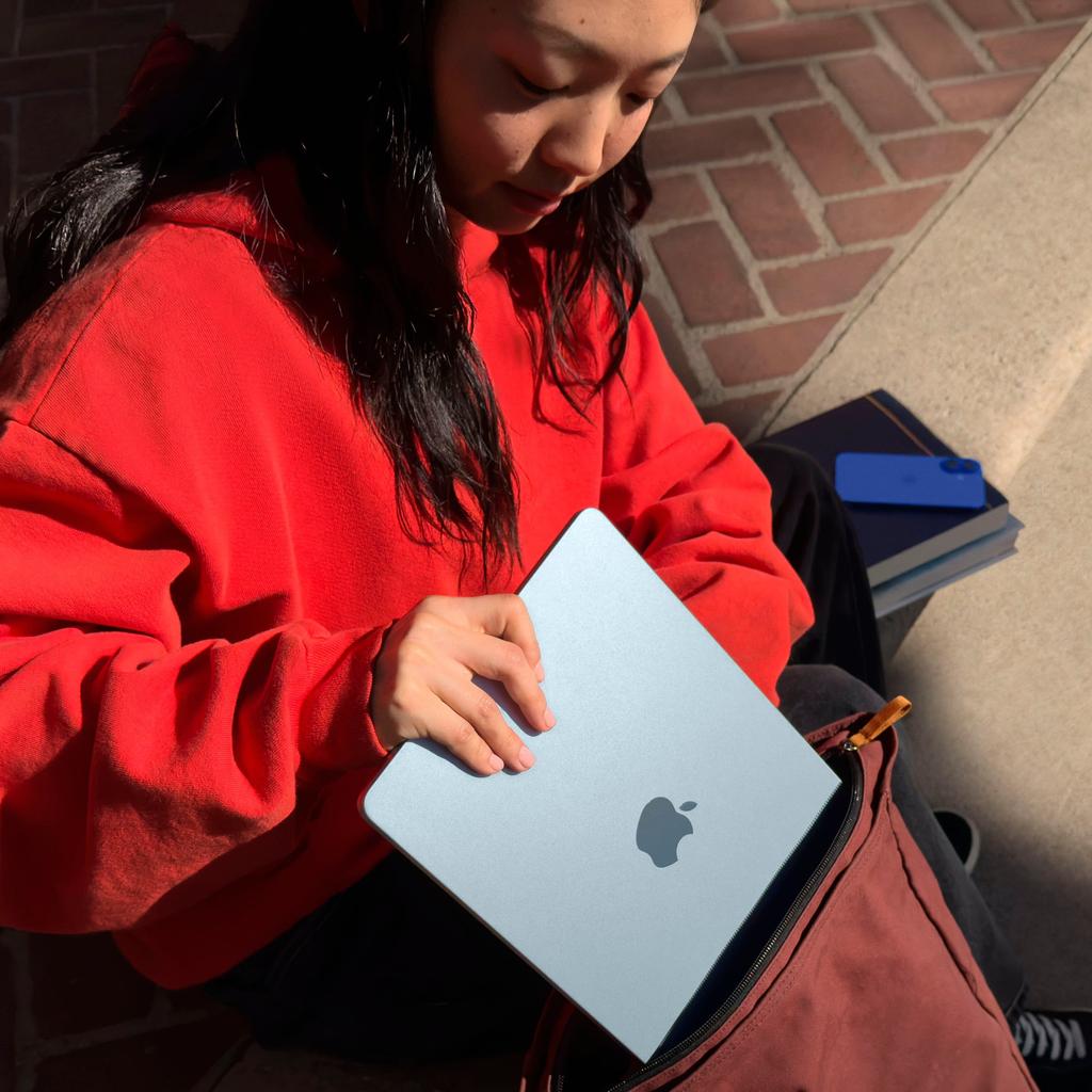 MacBook Air — Silver